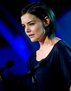 330px Katie Holmes 2009 11zon