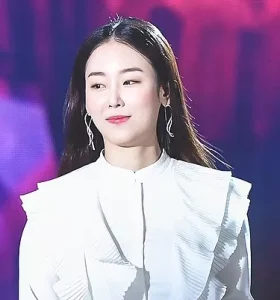 375px 180503 서현진 04 cropped