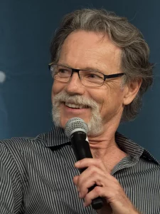 Bruce Greenwood 29223732930 cropped 11zon