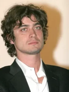 Riccardo Scamarcio 11zon