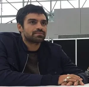Sean Teale at New York Comic Con 2017 11zon