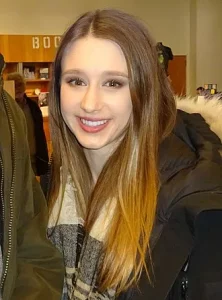 330px Taissa Farmiga 2016 cropped 11zon 1