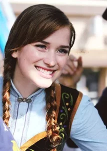 Elizabeth Lail on the sets of Once Upon A Time 11zon