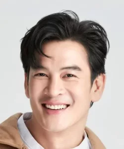 Shahkrit Yamnarm ชาคริต แย้มนาม