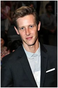 330px Gabriel Mann 11zon