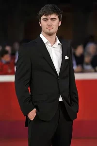 Cameron Bright 11zon