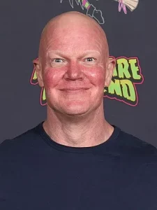 Derek Mears Photo Op Animate Nightmare Weekend Des Moines 2024 cropped 11zon