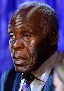 330px Danny Glover June 2019 11zon