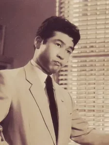 330px Keiju Kobayashi Studio Still from Atsukama shi to Oyakama shi 1955 Scan10002 161022 11zon