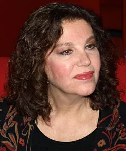 330px Stefania Sandrelli cropped 11zon