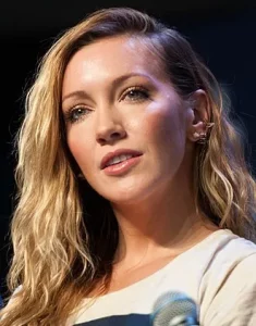 330px Katie Cassidy August 2016 11zon