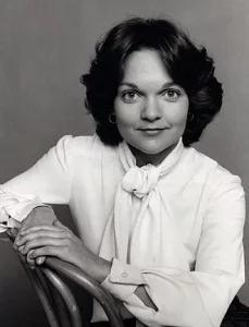 330px Pamela Reed 1977 11zon