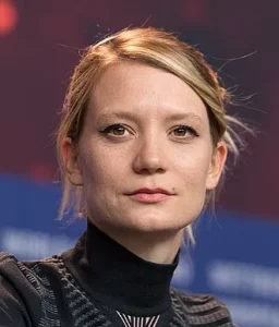 MJK 08786 Mia Wasikowska Damsel Berlinale 2018 cropped 11zon