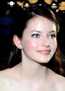Mackenzie Foy Cannes 2015 11zon