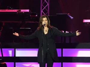 400px Amy Grant West Wendover Nevada 11zon